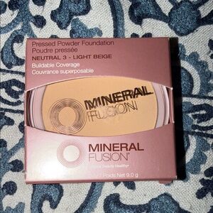Mineral Fusion Pressed Powder Foundation - Neutral 3 Light Beige